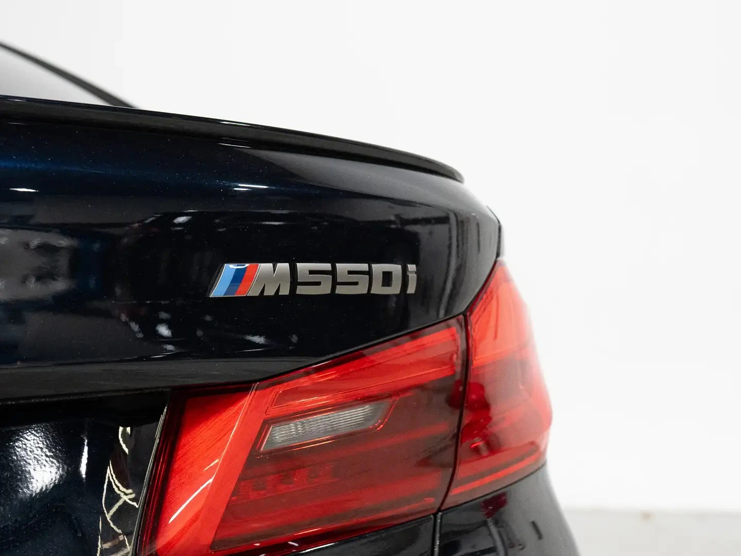 BMW 550 M PREMIUM ЦЕНА ДО БЪЛГАРИЯ АВТОКРЕДИТ, снимка 5 - Автомобили и джипове - 55562273