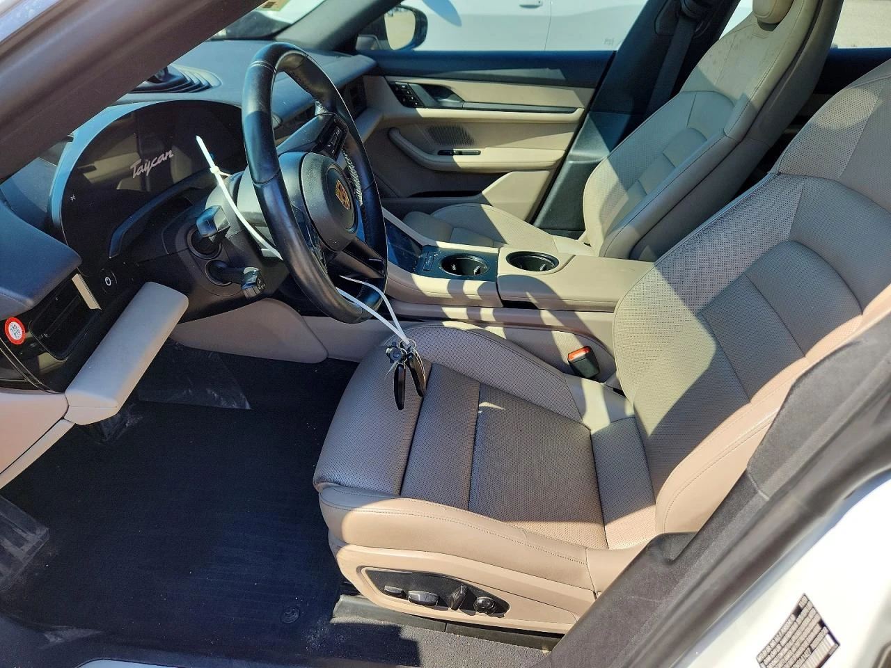 Porsche Taycan 4S, снимка 7 - Автомобили и джипове - 55887445