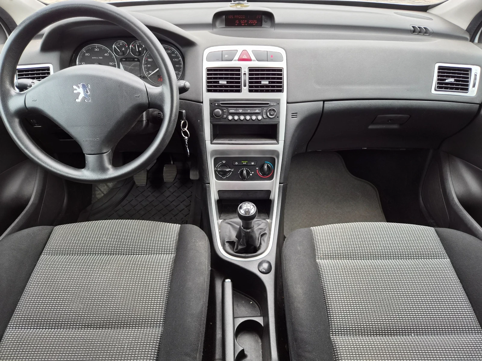 Peugeot 307 1.6HDI 109кс ВСИЧКО ПЛАТЕНО , снимка 14 - Автомобили и джипове - 56088342