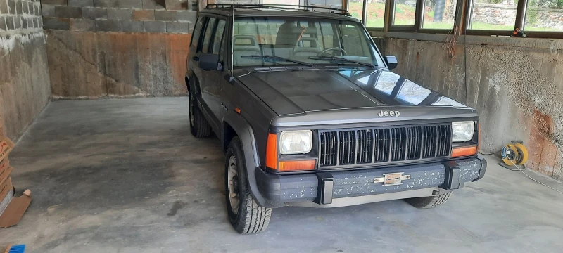 Jeep Cherokee, снимка 1 - Автомобили и джипове - 47623154