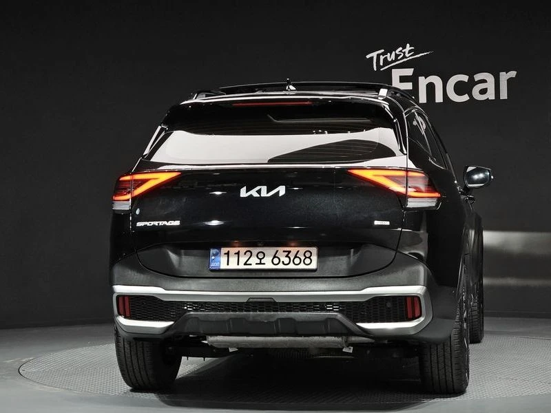 Kia Sportage Signature Gravity 2WD| 226к.с.| ВКЛ.ТЕХНОТЕСТ, снимка 4 - Автомобили и джипове - 55175747