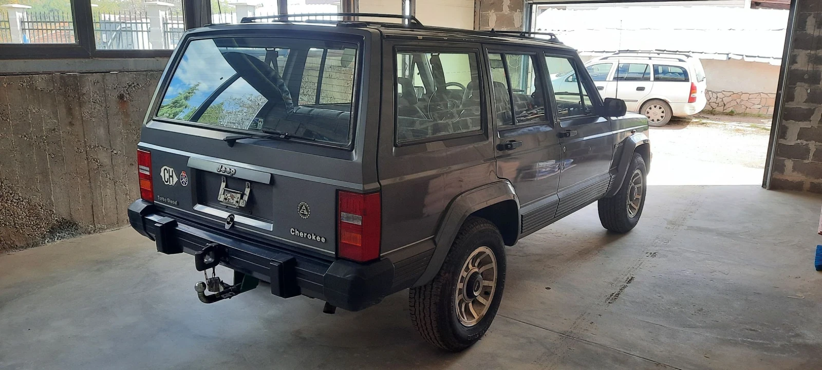 Jeep Cherokee  - изображение 4