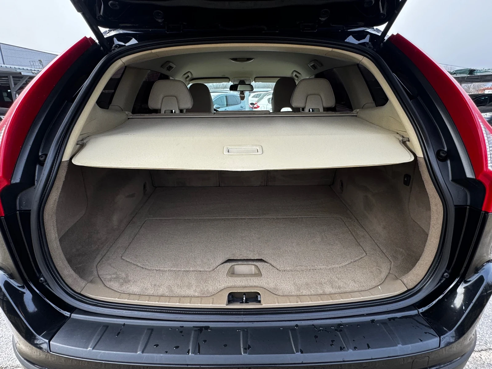 Volvo XC60 2.0D3 ИТАЛИЯ АВТОМАТ - изображение 10