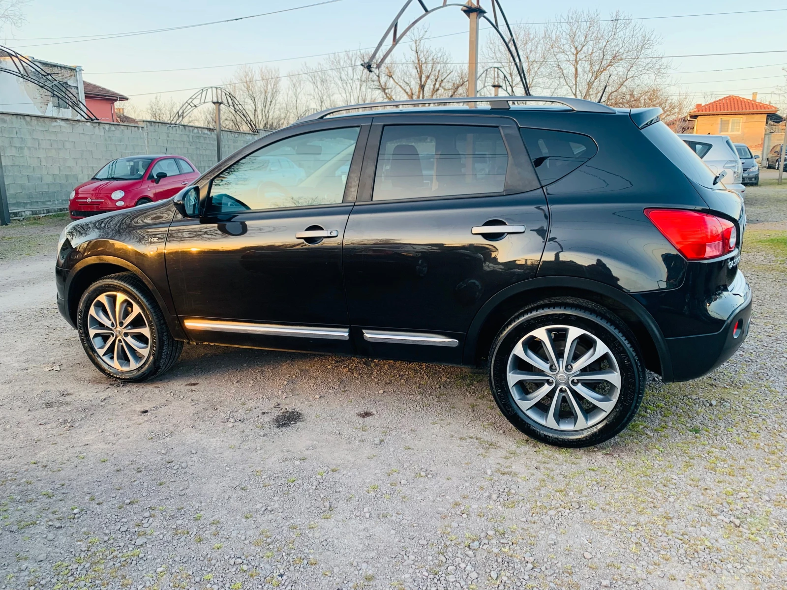 Nissan Qashqai 1.5dci N-tec, снимка 4 - Автомобили и джипове - 53839400