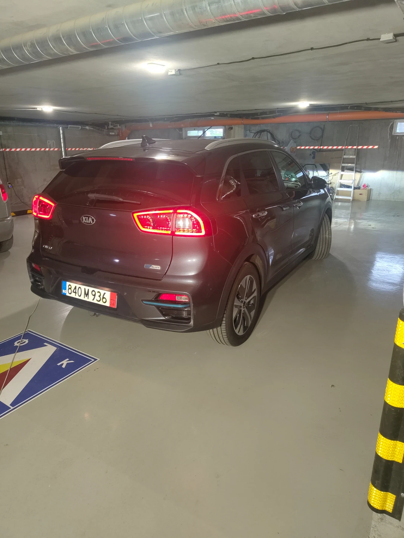 Kia Niro 65 kWh, ExecutiveLine, 100% SOH, Термопомпа, снимка 5 - Автомобили и джипове - 54364240
