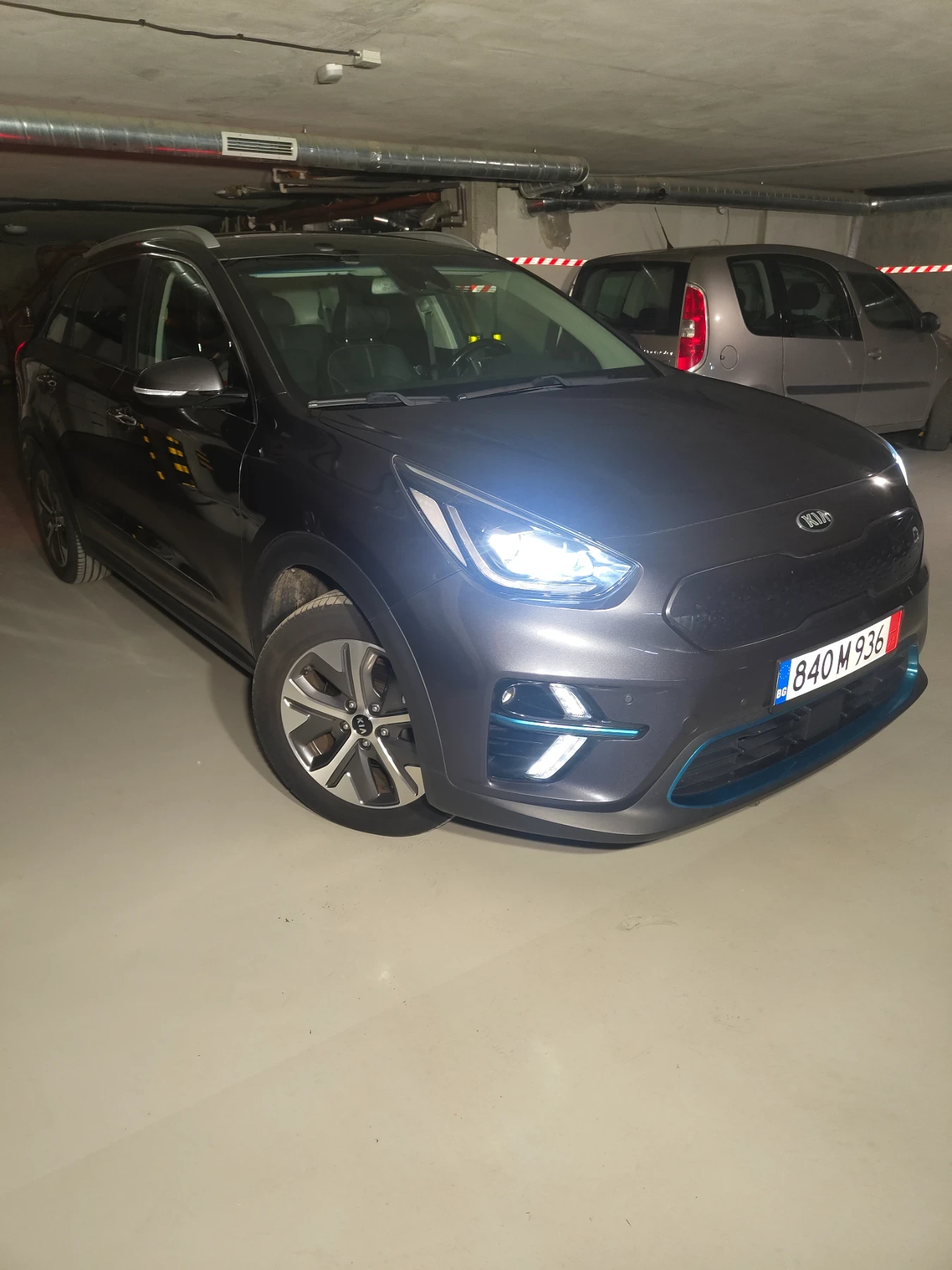 Kia Niro 65 kWh, ExecutiveLine, 100% SOH, Термопомпа, снимка 3 - Автомобили и джипове - 54364240