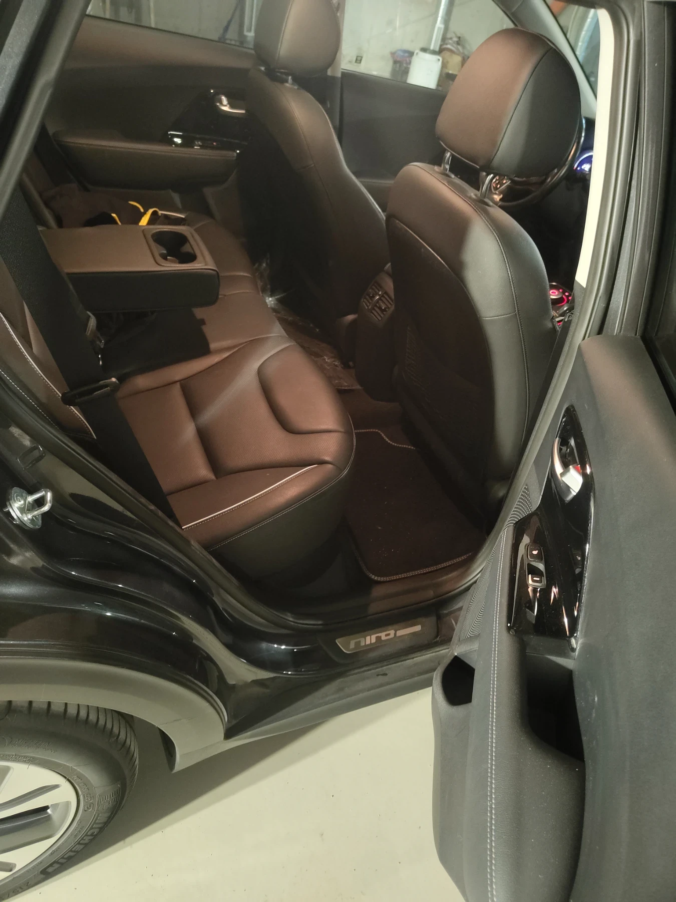 Kia Niro 65 kWh, ExecutiveLine, 100% SOH, Термопомпа, снимка 7 - Автомобили и джипове - 54364240