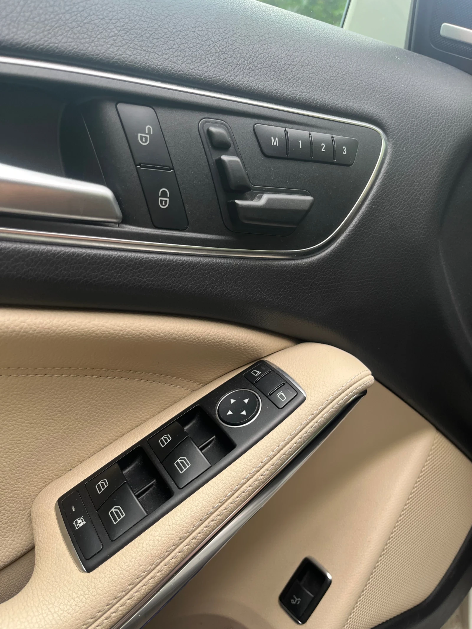 Mercedes-Benz GLA 250 Harman Kardon, снимка 8 - Автомобили и джипове - 54456451