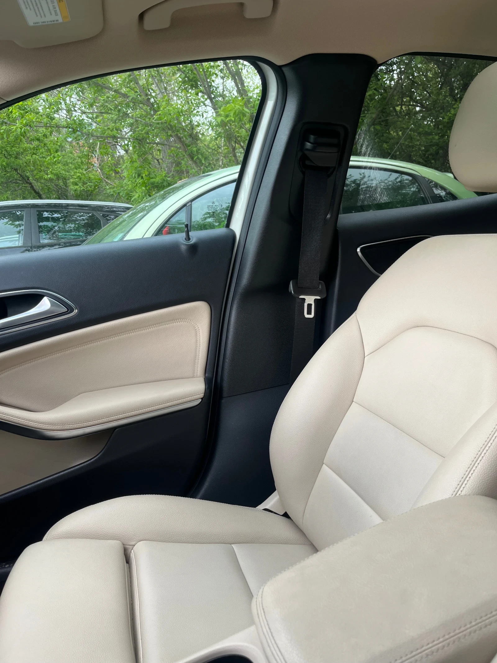 Mercedes-Benz GLA 250 Harman Kardon, снимка 7 - Автомобили и джипове - 54456451