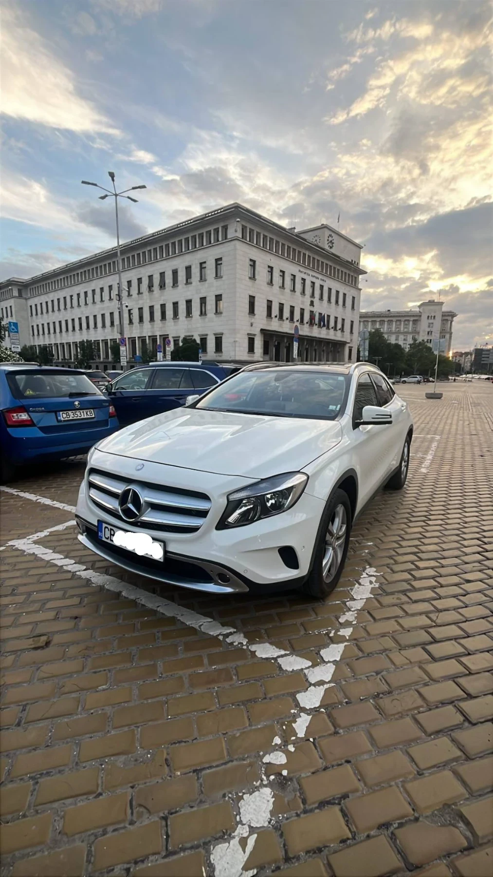 Mercedes-Benz GLA 250 Harman Kardon, снимка 1 - Автомобили и джипове - 55403406