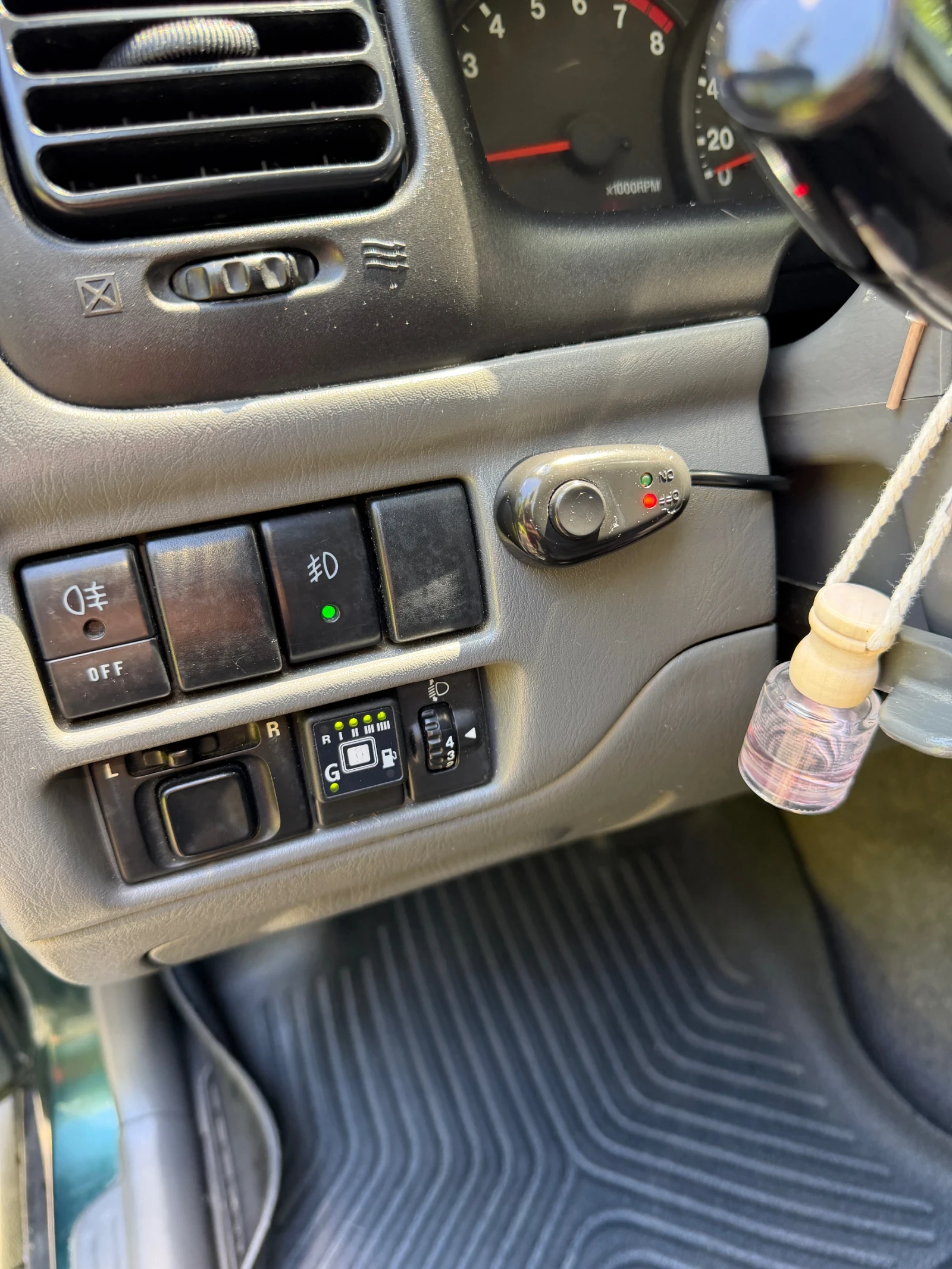 Suzuki Grand vitara 2.5 GAZ, снимка 11 - Автомобили и джипове - 54922978