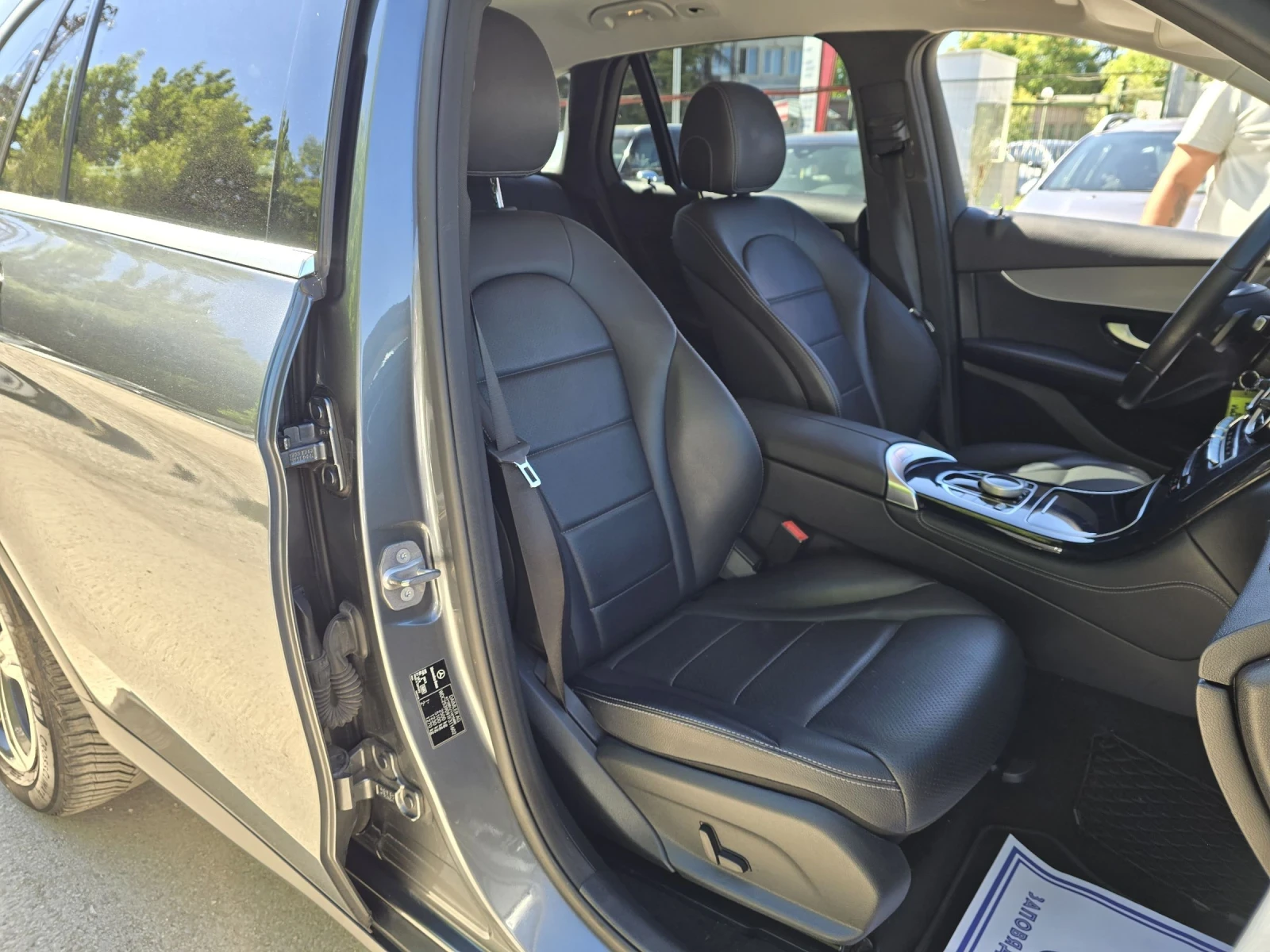 Mercedes-Benz GLC 250 D 204к.с Sport 4MATIC Premium Burmester , снимка 12 - Автомобили и джипове - 54932567