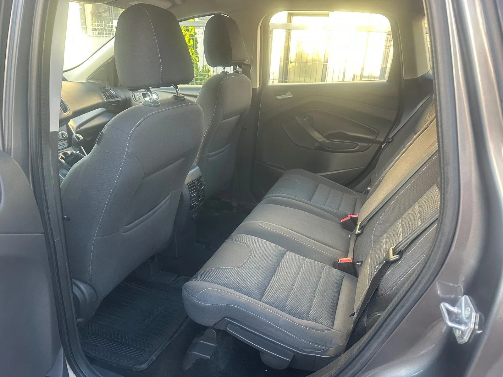 Ford Kuga 2.0-НАВИГАЦИЯ-4х4, снимка 13 - Автомобили и джипове - 55010558
