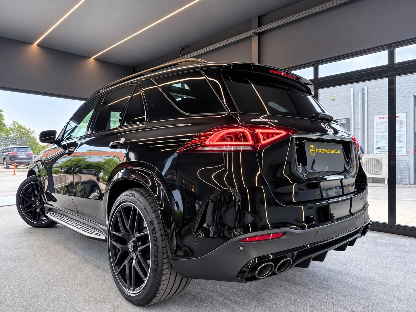 Mercedes-Benz GLE 53 4MATIC + * Full* Pano* Burmester* Carbon* ЛИЗИНГ , снимка 4 - Автомобили и джипове - 56312647