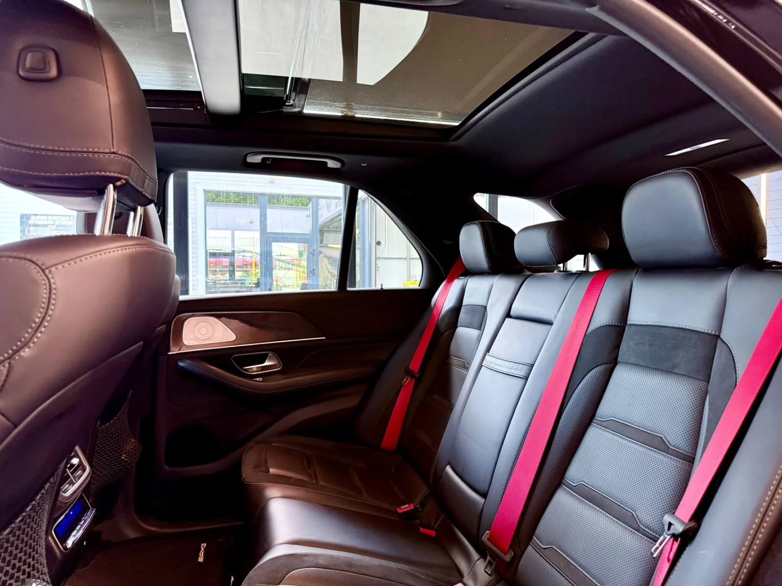 Mercedes-Benz GLE 53 4MATIC + * Full* Pano* Burmester* Carbon* ЛИЗИНГ , снимка 14 - Автомобили и джипове - 56312647