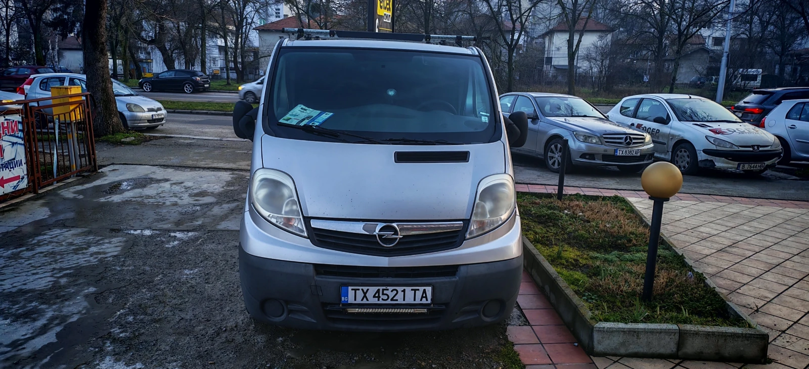 Opel Vivaro * * FACELIFT* * КЛИМАТИК* * , снимка 2 - Бусове и автобуси - 53726659
