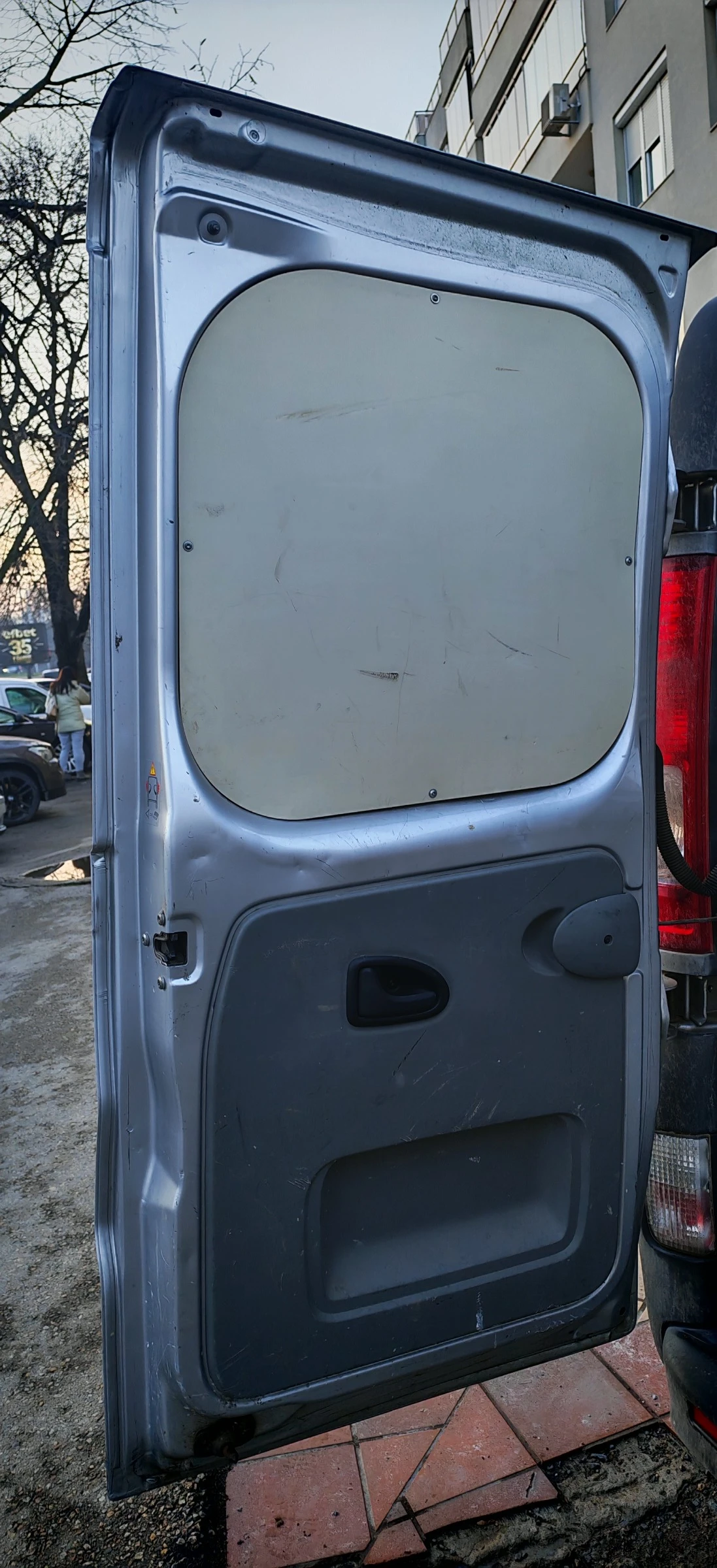 Opel Vivaro * * FACELIFT* * КЛИМАТИК* * , снимка 10 - Бусове и автобуси - 53726659