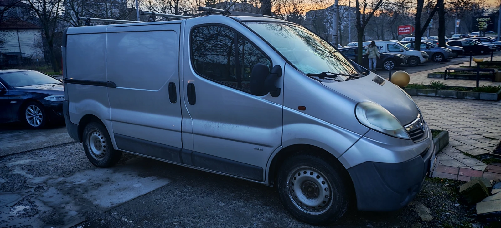 Opel Vivaro * * FACELIFT* * КЛИМАТИК* * , снимка 3 - Бусове и автобуси - 53726659