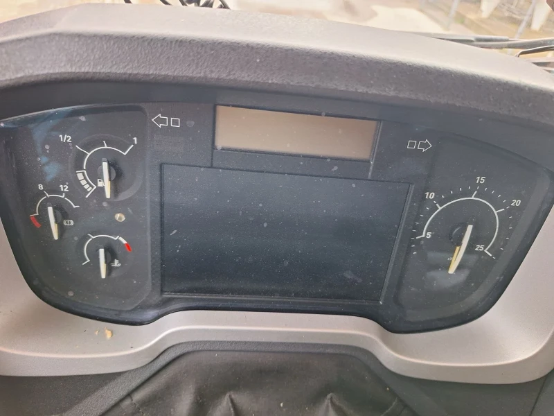 Renault T Мега, снимка 2 - Камиони - 52901673