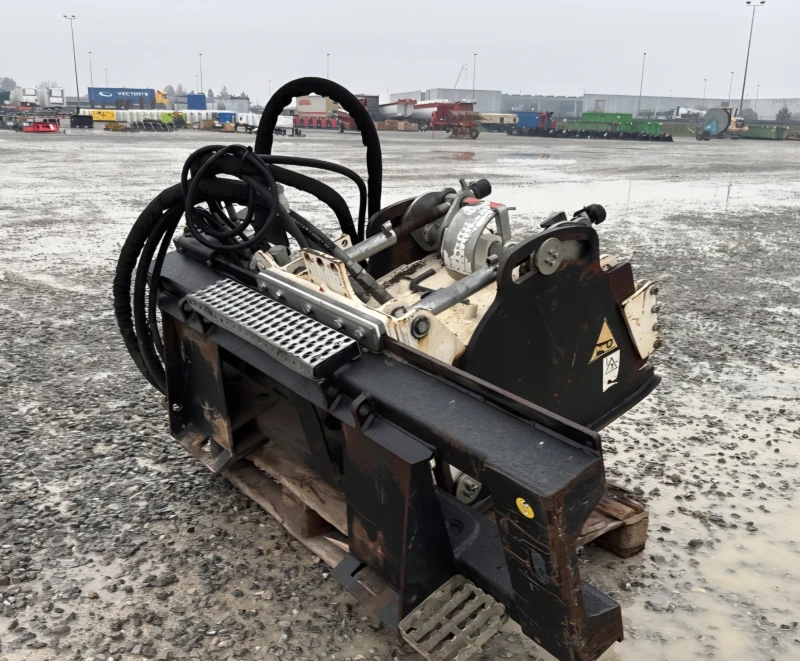 Асфалтополагаща машина Друга марка SIMEX PL4520 фреза за асфалт, снимка 3 - Индустриална техника - 52665483