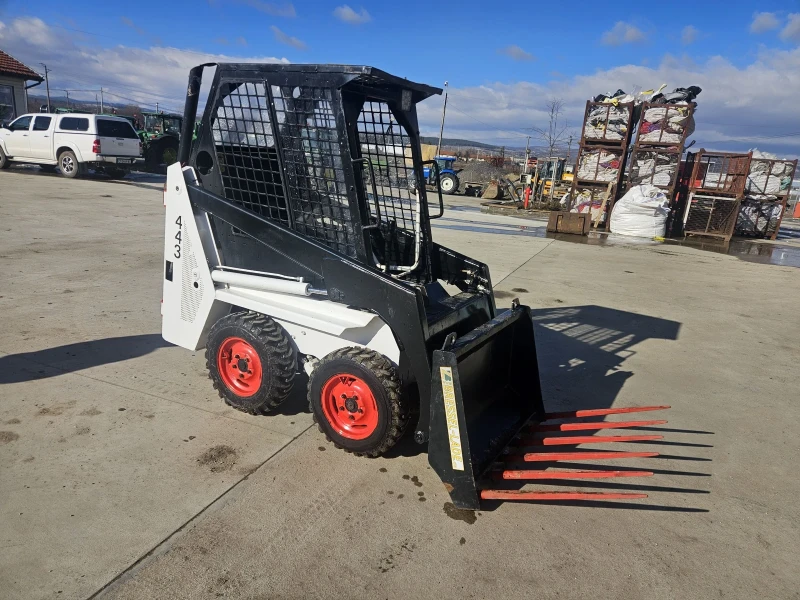 Мини челни товарачи Bobcat 443