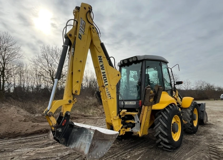 Багер New Holland B 115-4PS, снимка 3 - Индустриална техника - 54913475