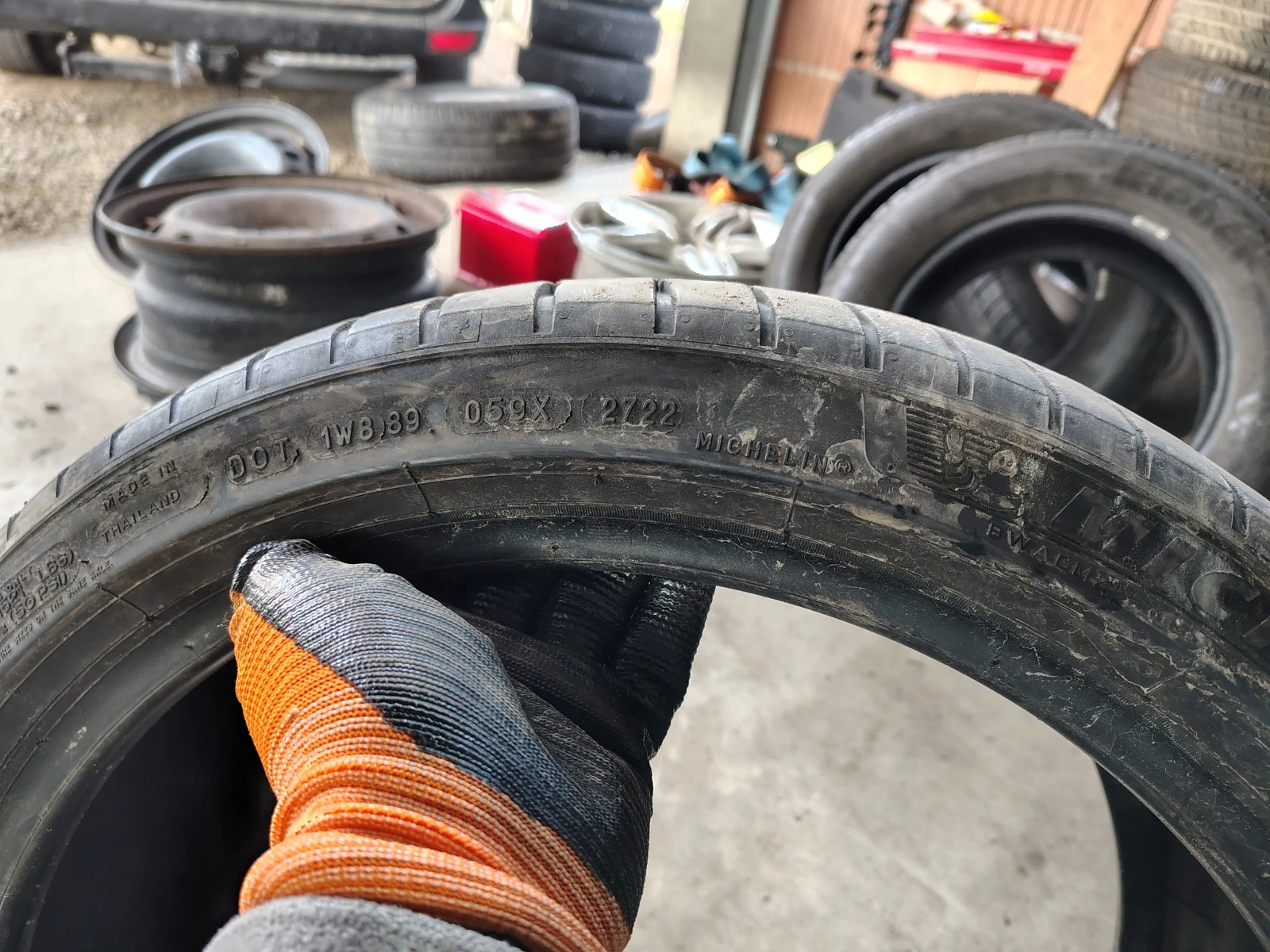 Гуми Летни 235/40R18, снимка 3 - Гуми и джанти - 54085935