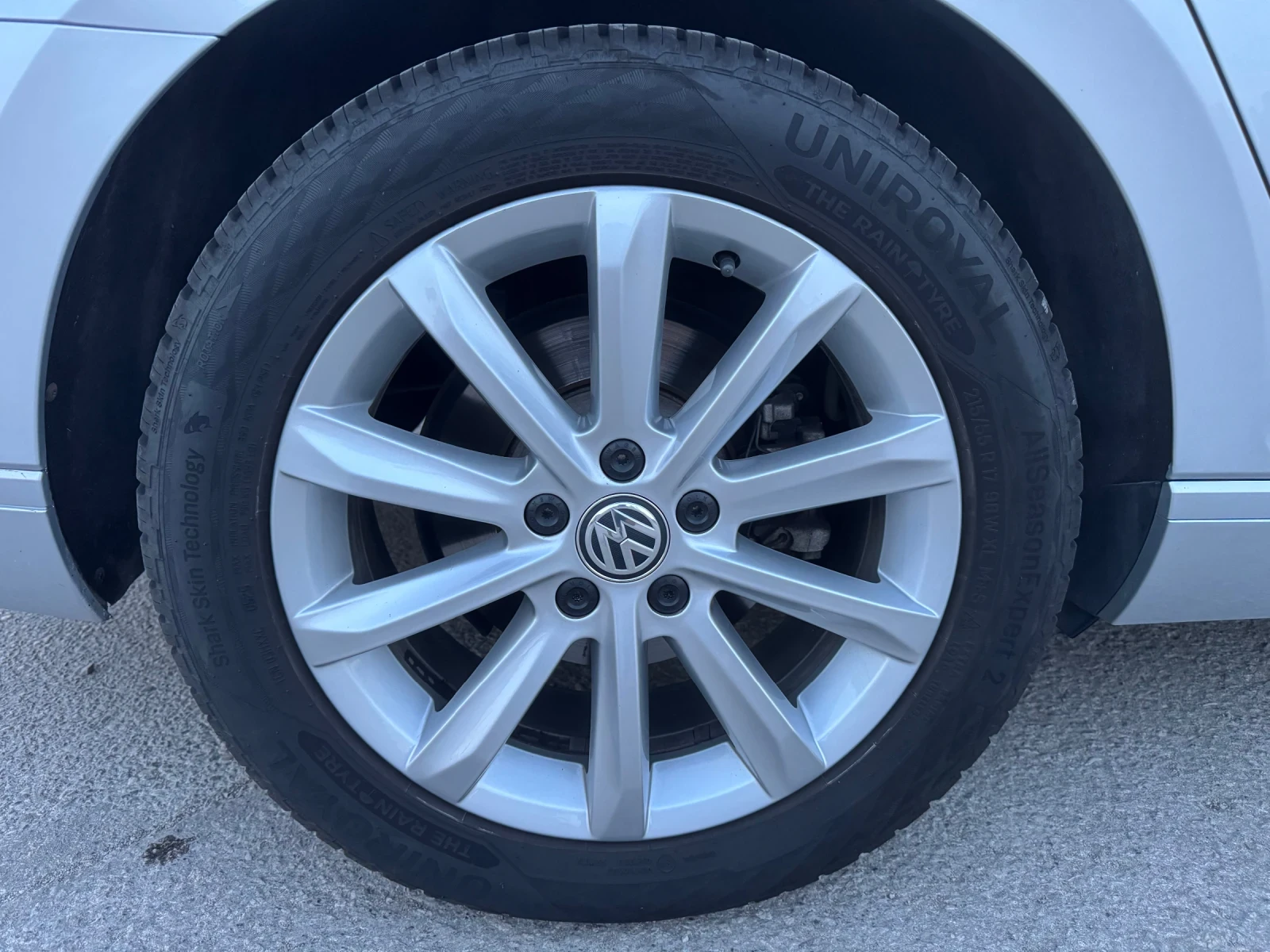Гуми с джанти Uniroyal 215/55R17, снимка 3 - Гуми и джанти - 56270850
