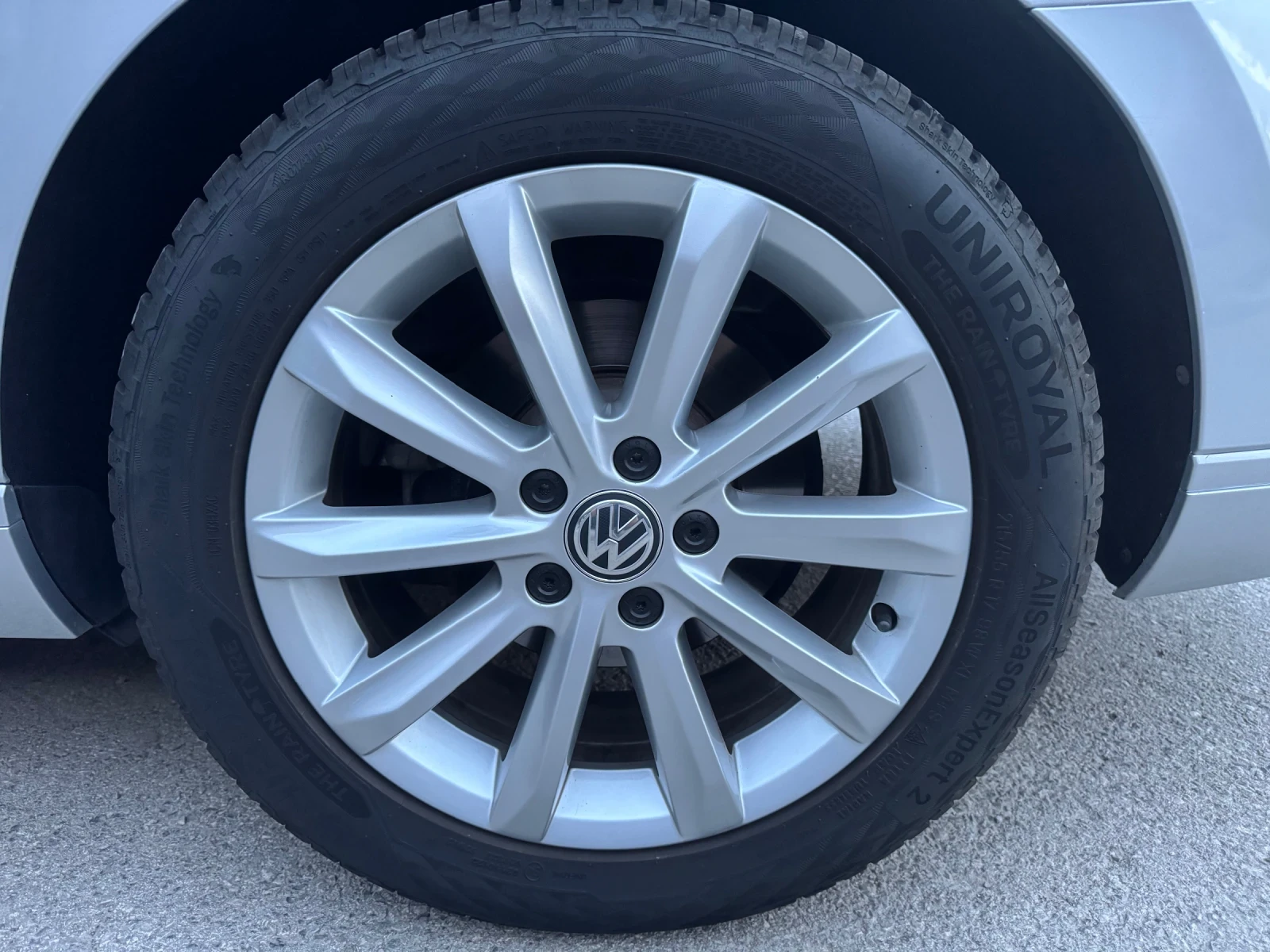 Гуми с джанти Uniroyal 215/55R17, снимка 2 - Гуми и джанти - 56270850