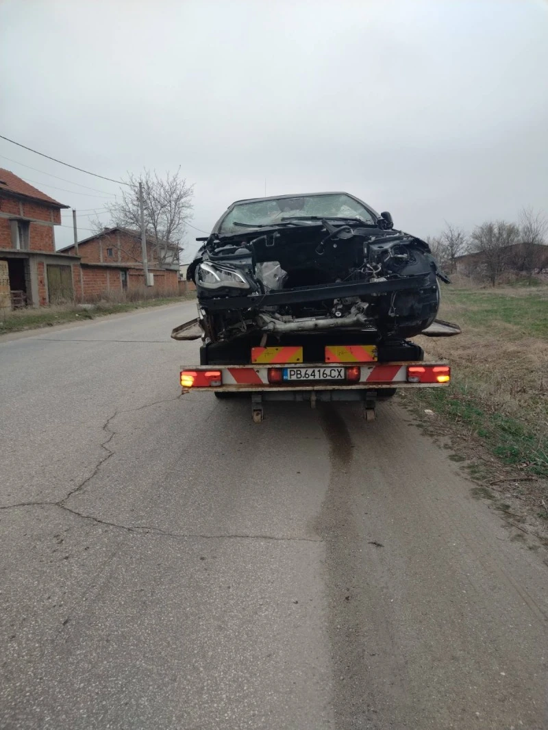 Mercedes-Benz E 220, снимка 13 - Автомобили и джипове - 47285688