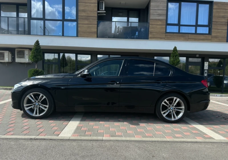 BMW 320 d Sport, Shadow line, Head Up, Automatic, Keyless , снимка 3 - Автомобили и джипове - 46592329