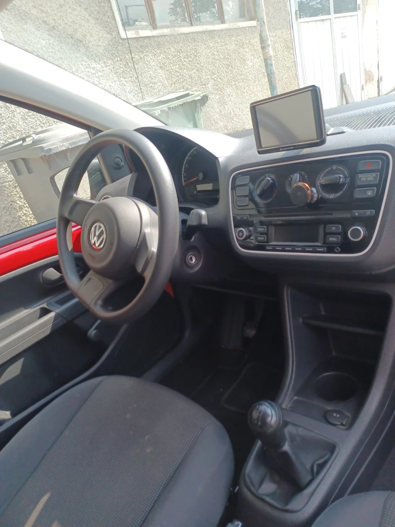 VW Up euro5, навигация, снимка 3 - Автомобили и джипове - 48006141