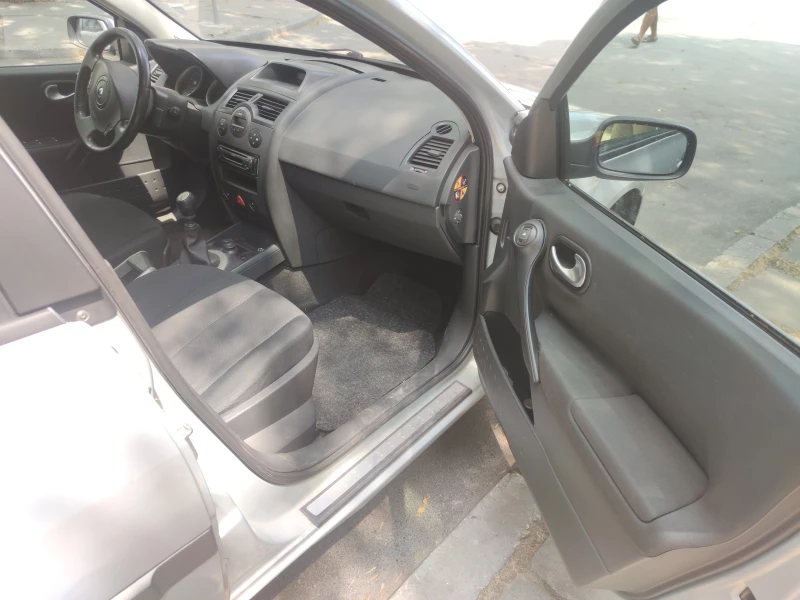 Renault Megane 1.9dCi, снимка 7 - Автомобили и джипове - 48161232