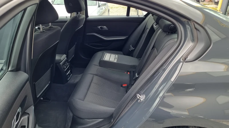BMW 320 X-drive * * ПЪЛНА ГАРАНЦИЯ!!!, снимка 12 - Автомобили и джипове - 50043296