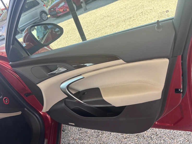 Opel Insignia 2.0i, 4x4, 220ks.unikat, снимка 8 - Автомобили и джипове - 51821573