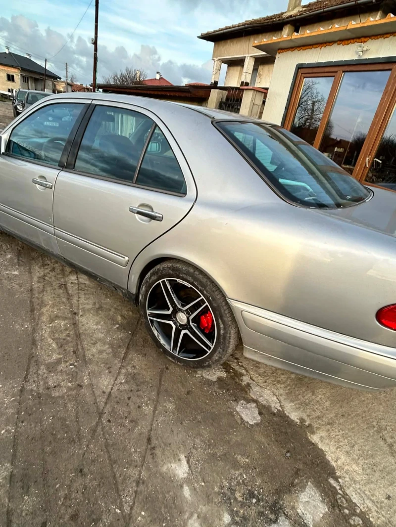 Mercedes-Benz E 250 2.5, снимка 4 - Автомобили и джипове - 52706457