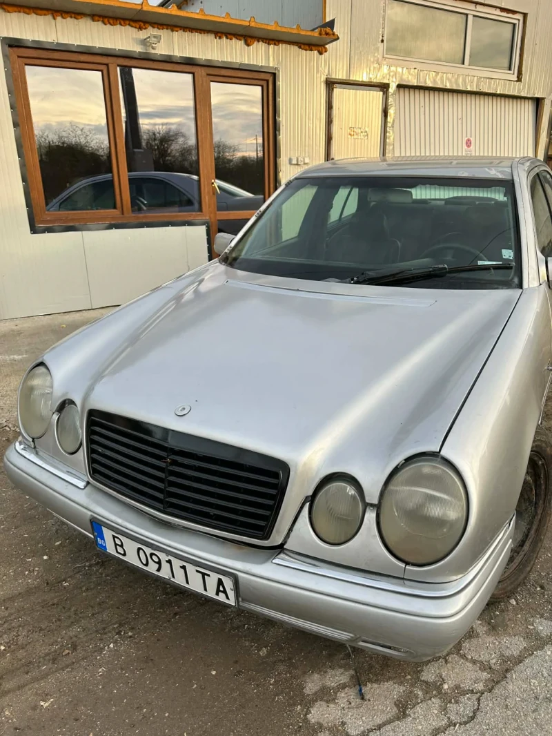 Mercedes-Benz E 250 2.5, снимка 2 - Автомобили и джипове - 52706457