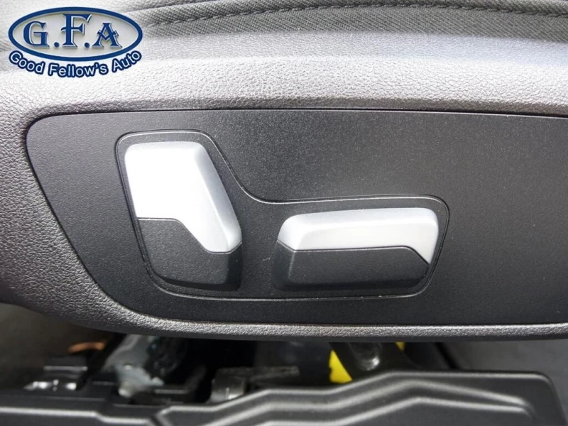 BMW 330 * PREMIUM* CARFAX * ЦЕНА ДО БЪЛГАРИЯ, снимка 13 - Автомобили и джипове - 52968887