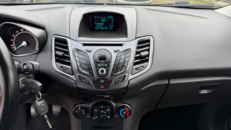 Ford Fiesta 1.4i ГАЗОВ ИНЖЕКЦИОН EURO-5B, снимка 11 - Автомобили и джипове - 53204240