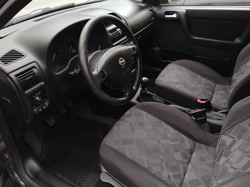 Opel Astra 1.6///KLIMA///TOP, снимка 9 - Автомобили и джипове - 53263622