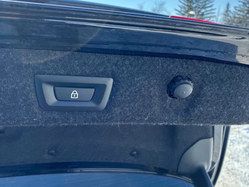 BMW 550 * M550i xDrive * CARFAX * ЦЕНА ДО БГ, снимка 15 - Автомобили и джипове - 53355495