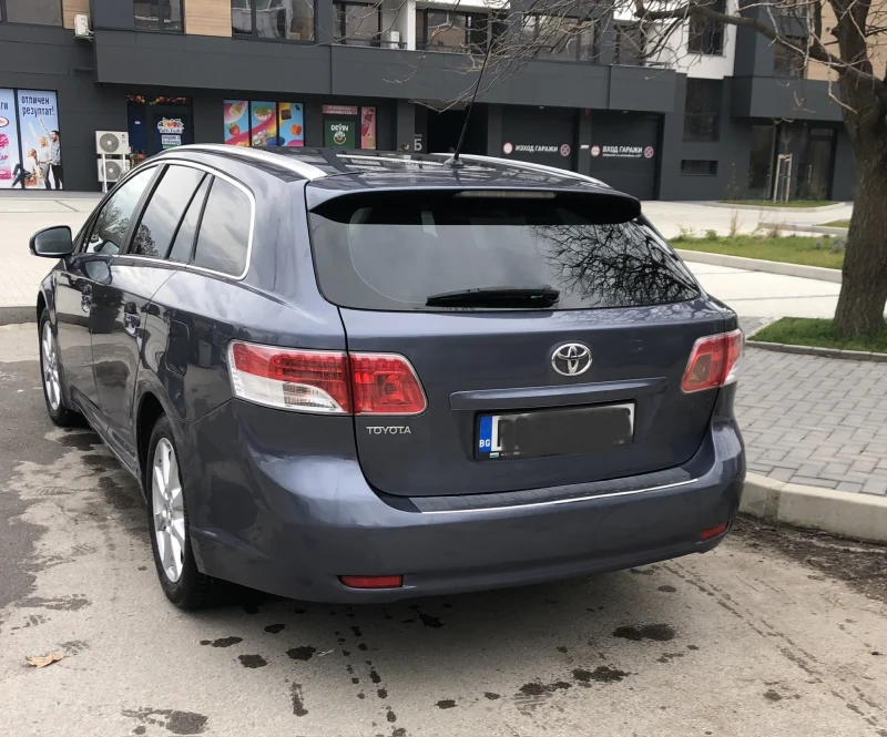 Toyota Avensis, снимка 4 - Автомобили и джипове - 53566196