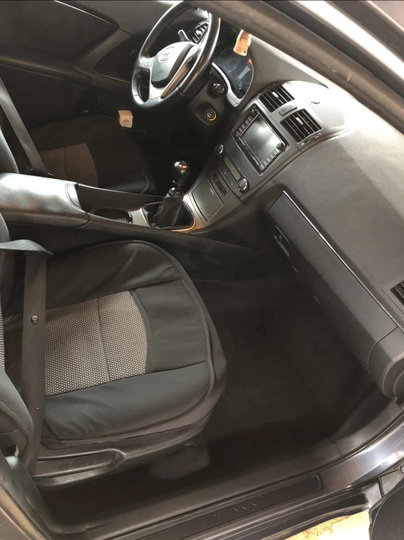 Toyota Avensis, снимка 11 - Автомобили и джипове - 53566196