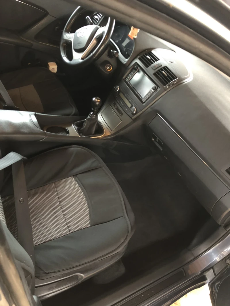 Toyota Avensis, снимка 12 - Автомобили и джипове - 53566196