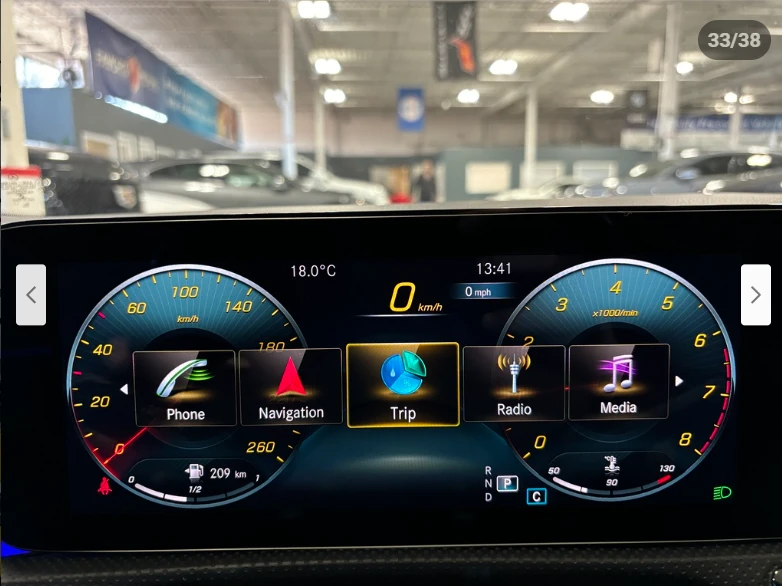 Mercedes-Benz CLA 250 4MATIC* AMGPKG* LED* AMBIENT* PANO, снимка 13 - Автомобили и джипове - 52825601