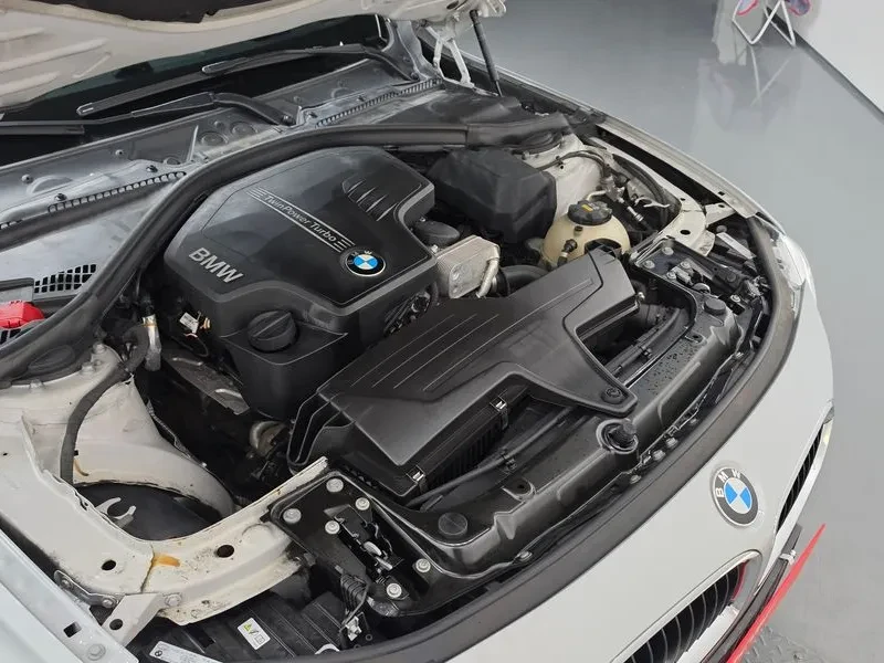 BMW 320 i - САМО 30% АВАНС, снимка 6 - Автомобили и джипове - 56304492