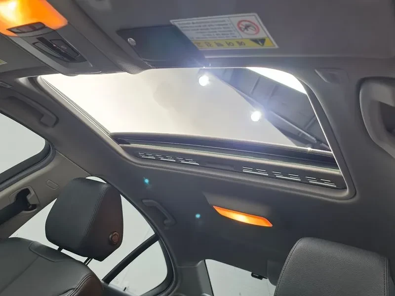 BMW 320 i - САМО 30% АВАНС, снимка 16 - Автомобили и джипове - 56304492