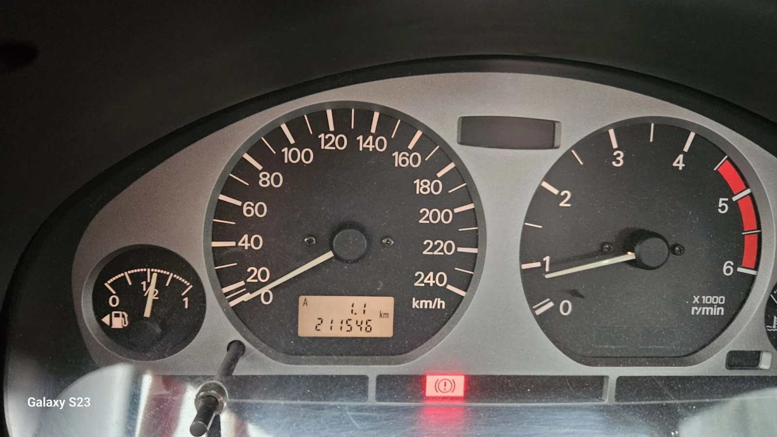 Mitsubishi Carisma 1.9DI - изображение 5