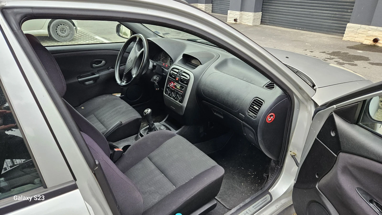 Mitsubishi Carisma 1.9DI - изображение 3