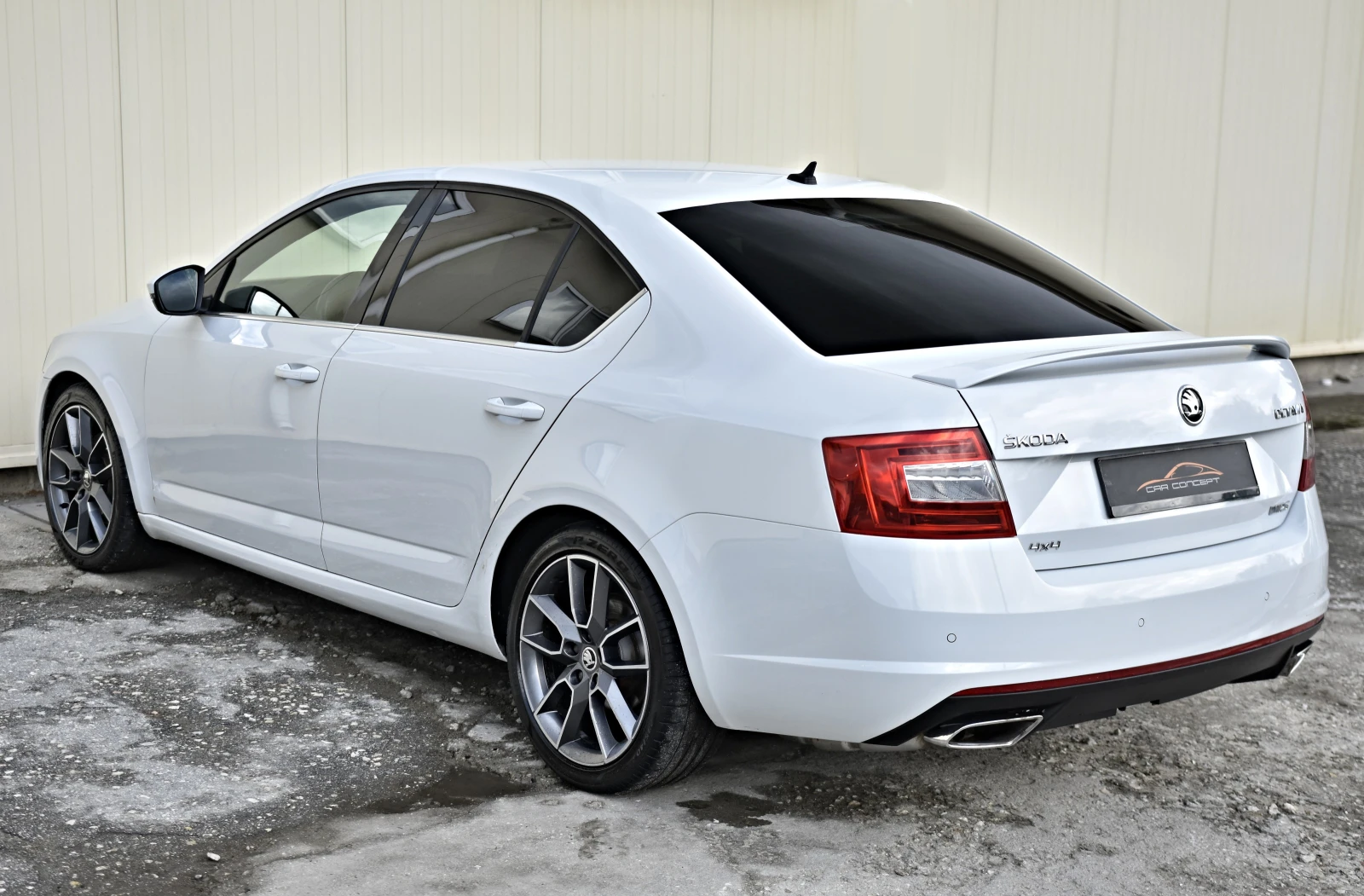 Skoda Octavia 2.0TDI VRS 4x4 184H.P DISTRONIK+ VRS-SITZE - изображение 6